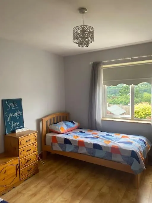 Macroom Spacious Cosy 3 Bedroom Home Cork 0*,