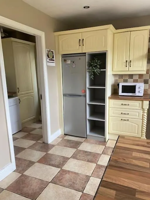 Macroom Spacious Cosy 3 Bedroom Home Cork